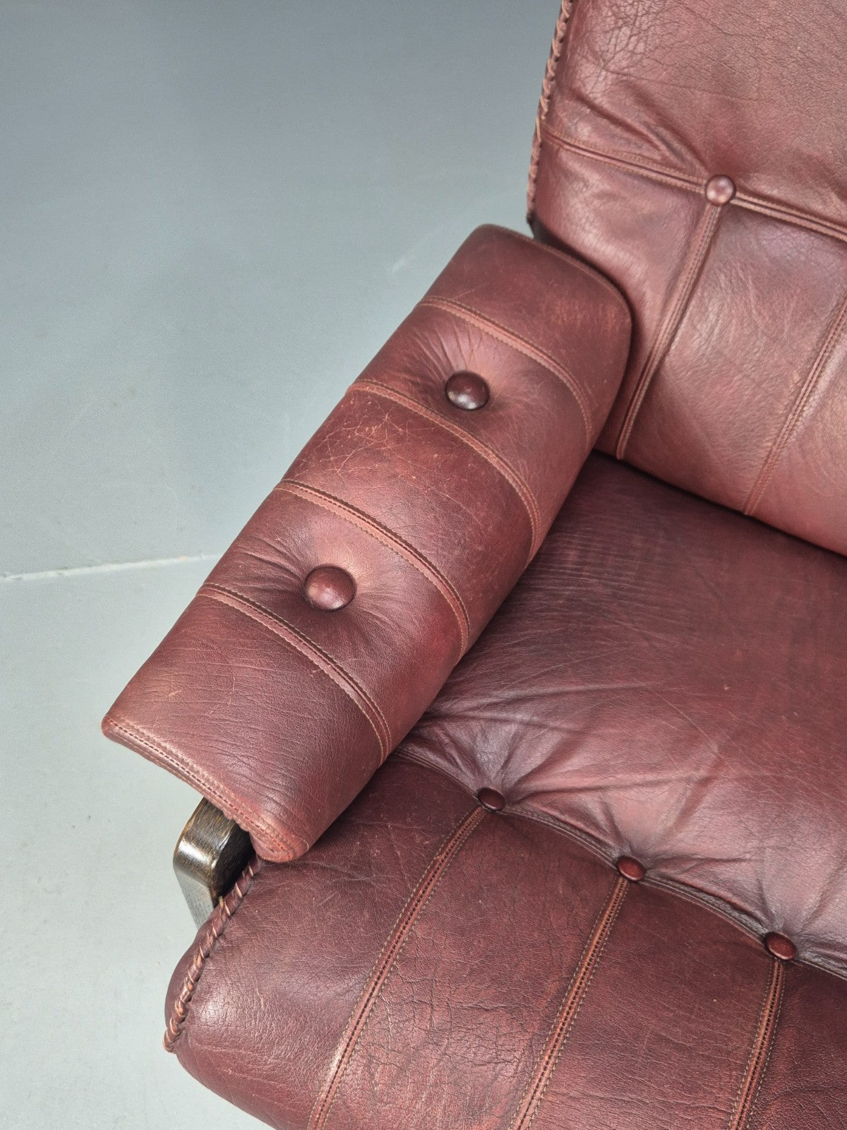 Vintage Danish Burgundy Leather 1980s Retro Lounge Chair MCM EB9793 MNOR - UKDK FURNITURE