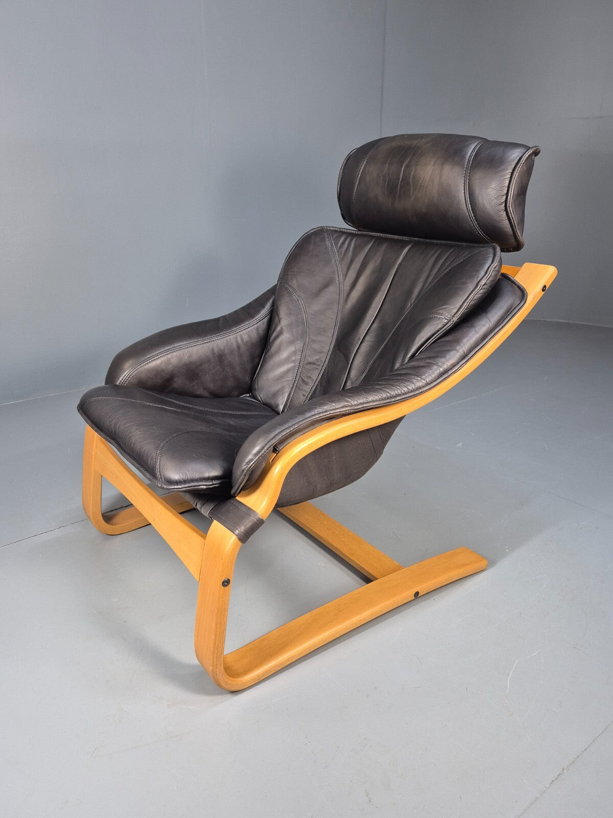 Vintage Black Leather Armchair Blonde Bentwood 1980s Danish MCM EB9256 MBEN0