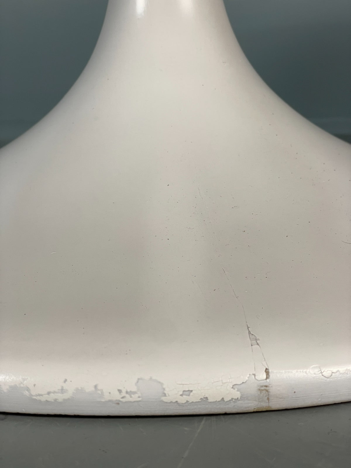 Vintage Round Coffee Table White Fibreglass 1970s Tulip Style EB11238 MWOO12