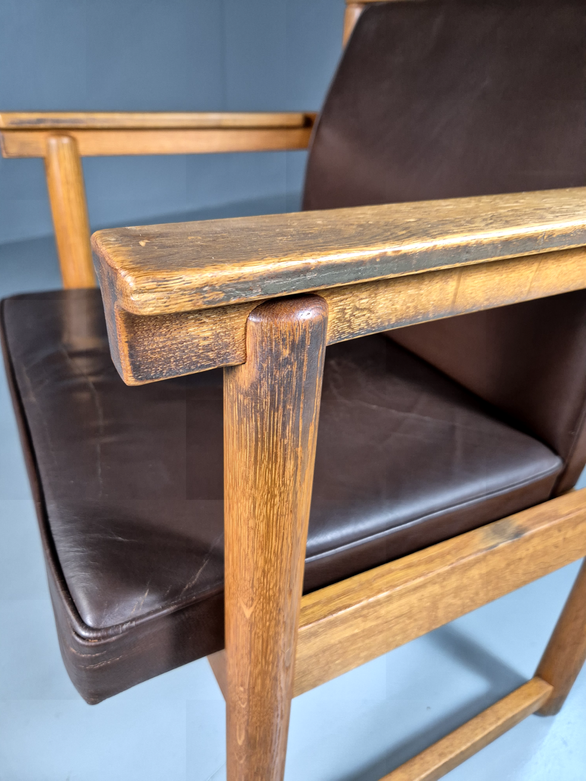 Vintage Scandinavian Elbow Chair Brown Leather Oak Frame Retro MCM EB7074 MNOR - UKDK FURNITURE