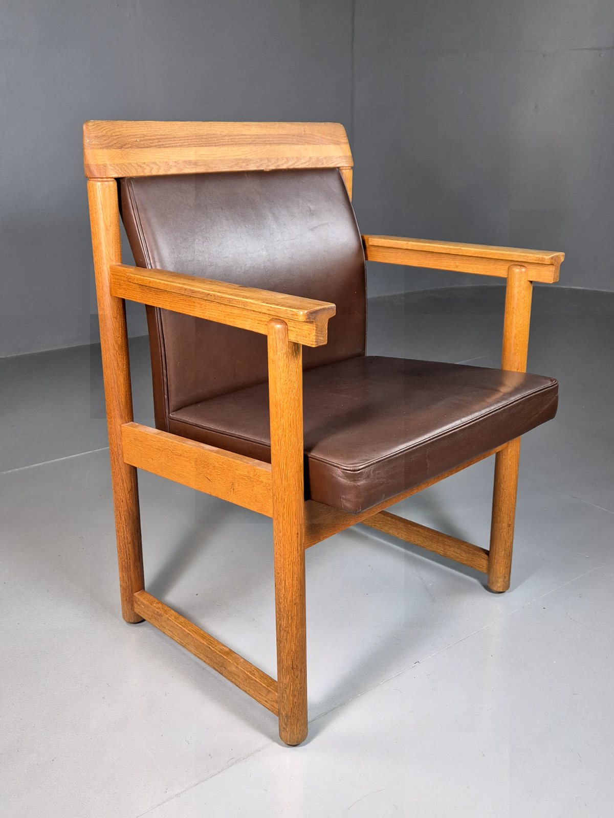 Vintage Scandinavian Elbow Chair Brown Leather Oak Frame Retro MCM EB7021 MNOR - UKDK FURNITURE