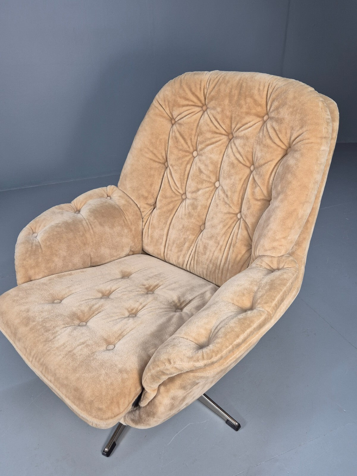 Vintage Swivel Chair Beige Velour 1970s Retro Danish Mid Century EB9313 MNOR - UKDK FURNITURE