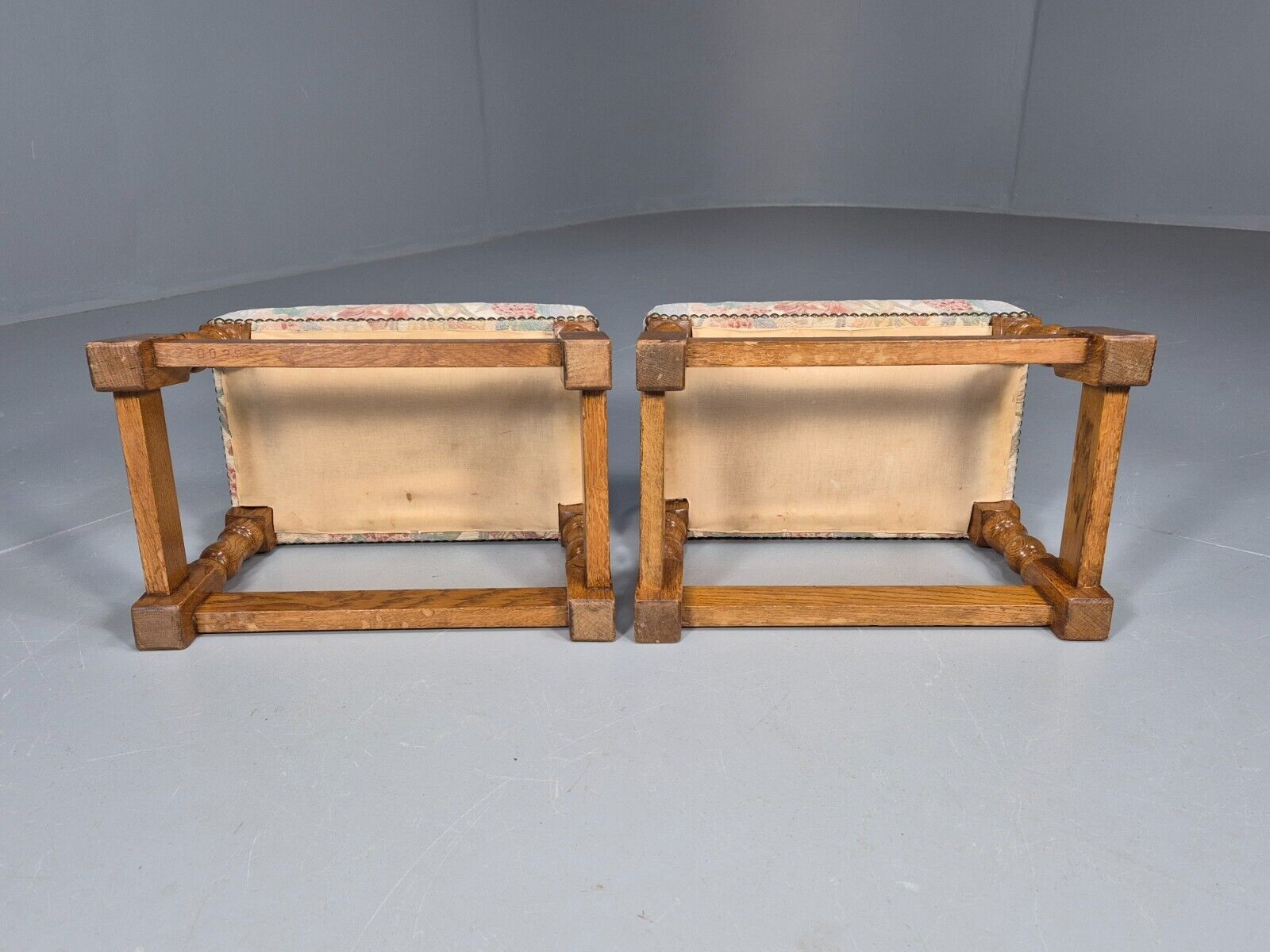 2 Vintage Footstools Floral Cotton Light Oak Antique Style 32 cmEB9153 VWOO - UKDK FURNITURE