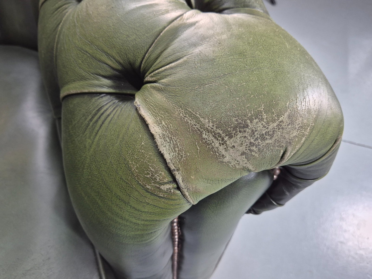 Three Seater Green Leather Chesterfield Quality Version Retro EB11023 VCHE22