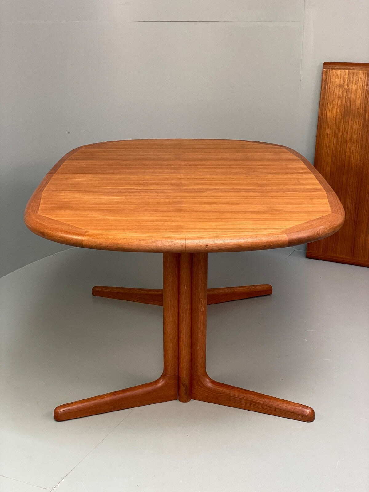 Teak Extending Dining Table Oval Vintage Danish Edvard Valentinsen EB9753 MWOO - UKDK FURNITURE