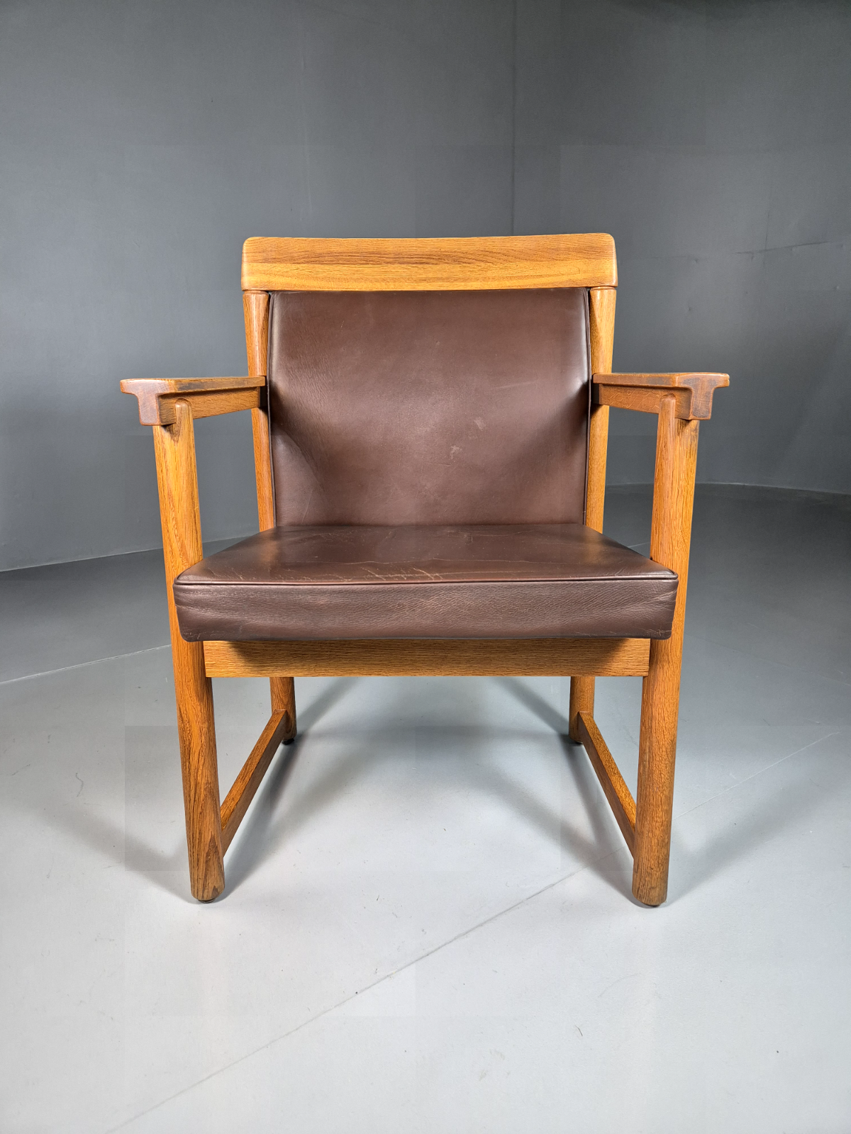 Vintage Scandinavian Elbow Chair Brown Leather Oak Frame Retro MCM EB7074 MNOR - UKDK FURNITURE