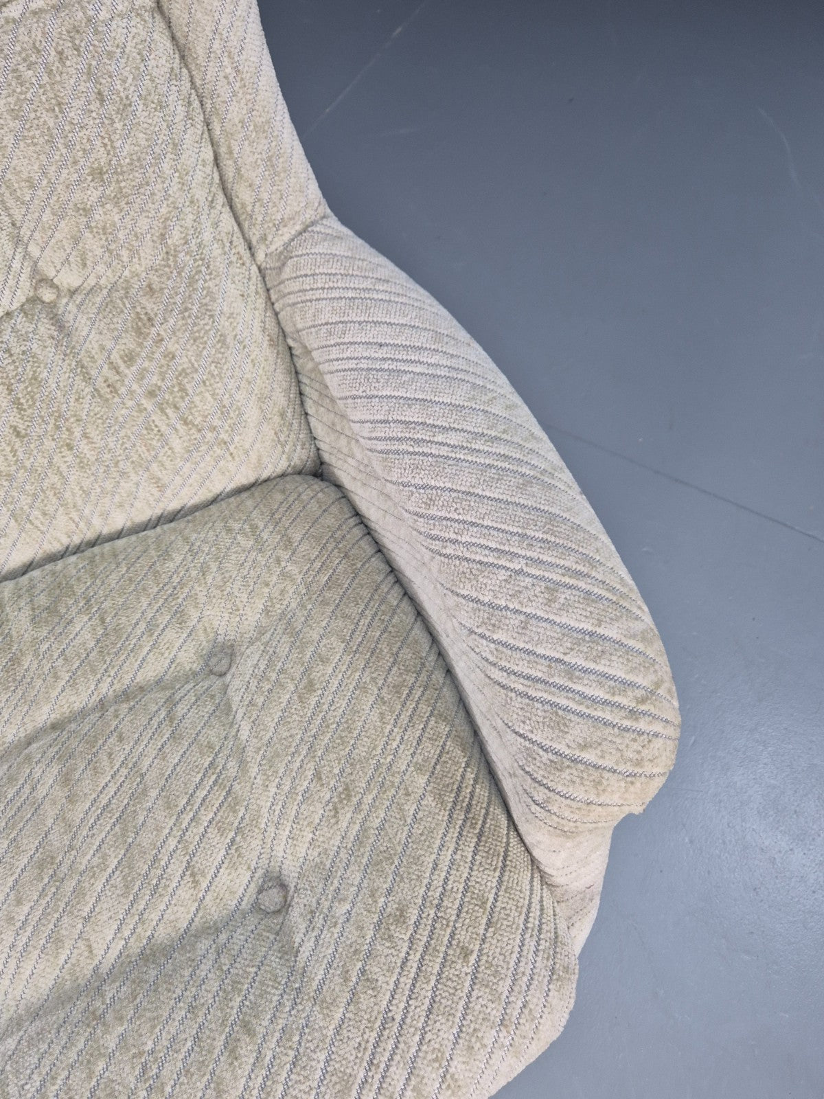 1980s Swivel Bucket Chair Mid Century Modern Rosewood Base Retro EB10649 MSWI12