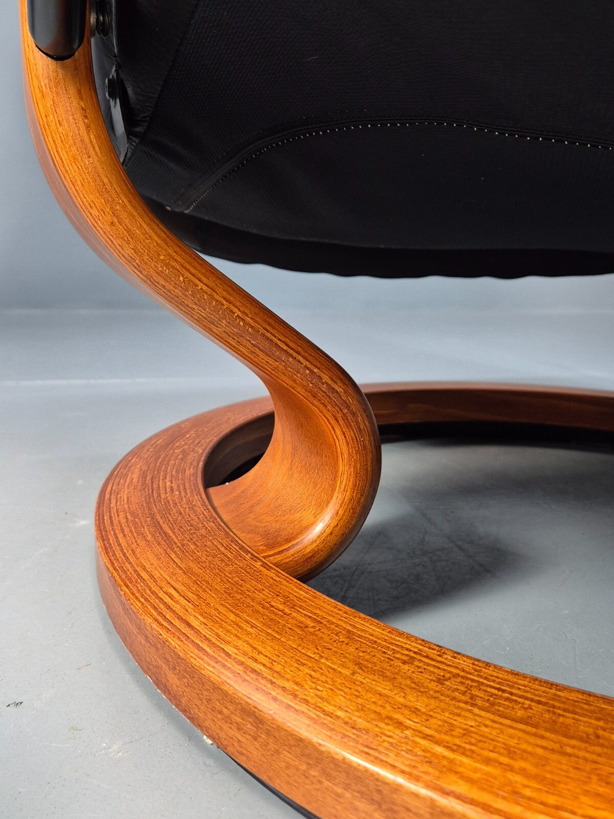 Vintage Norwegian Swivel Lounge Chair Black Leather Stressless Retro EB8490 MSWI - UKDK FURNITURE