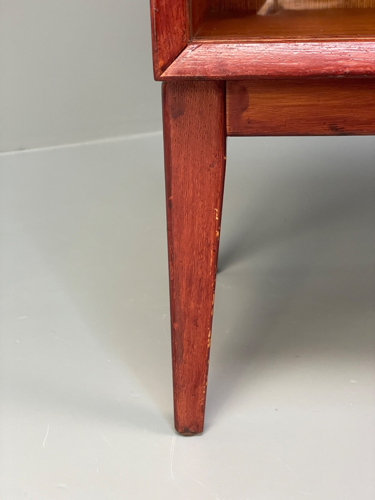 Vintage 1960s Oak Bookcase Red Stained Glazed Front Adjustable Shelf EB9763 MWOO - UKDK FURNITURE