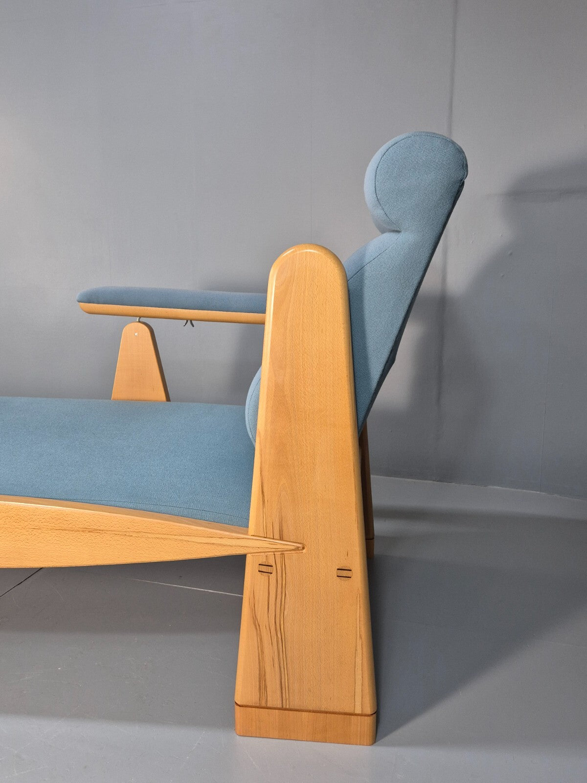 Vintage Modern Design Chaise Lounge By John Barnard in 1996 EB9675 VCHA - UKDK FURNITURE