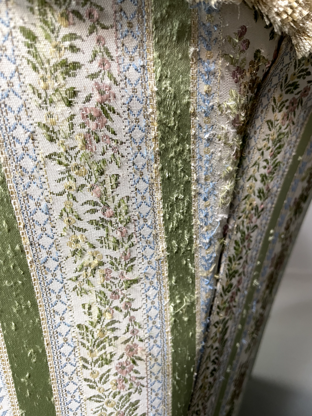 Vintage 1960s Cottage Sofa, Regency Stripe, Tassels, Retro, Kitsch EB5719 V2SS - UKDK FURNITURE