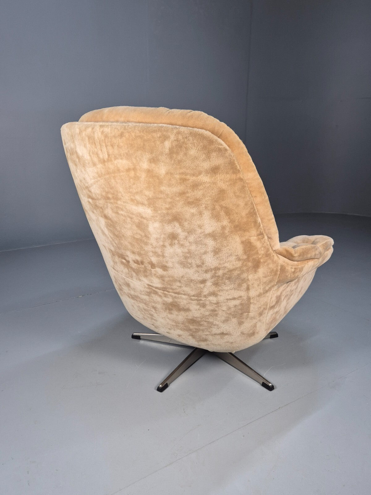 Vintage Swivel Chair Beige Velour 1970s Retro Danish Mid Century EB9313 MNOR - UKDK FURNITURE