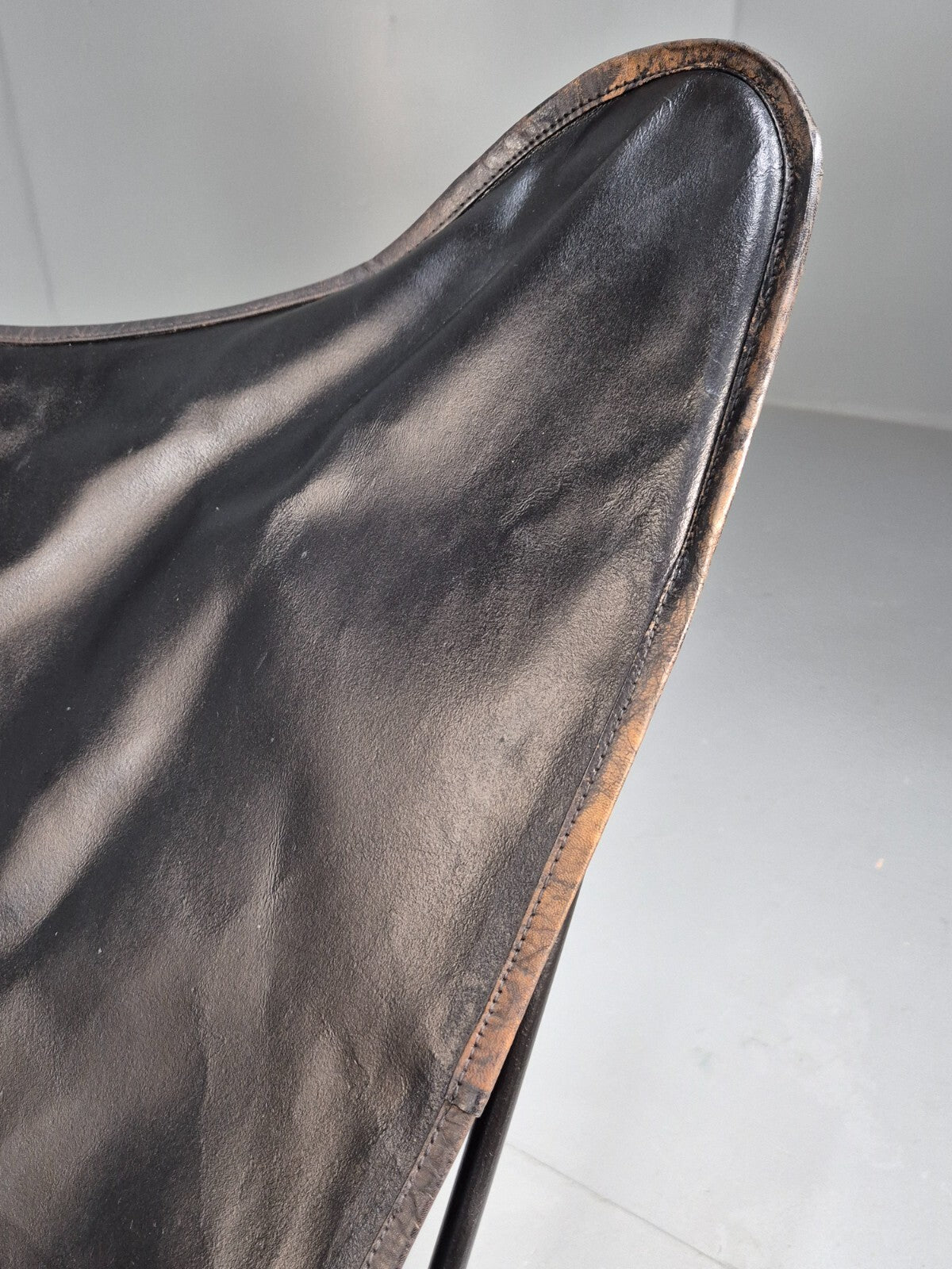 Vintage Black Leather Butterfly Chair 1970s Vintage Retro. EB9320 MNOR - UKDK FURNITURE