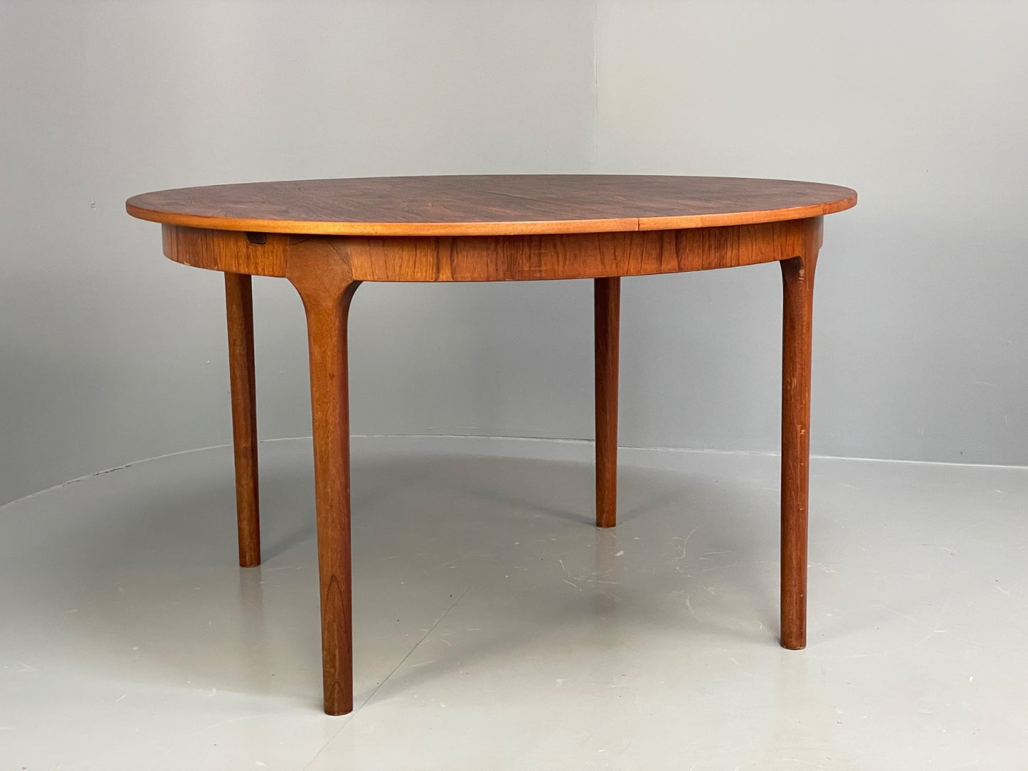 Vintage McIntosh Dining Table Round Extending 1960s Mid Century EB9773 MWOO - UKDK FURNITURE