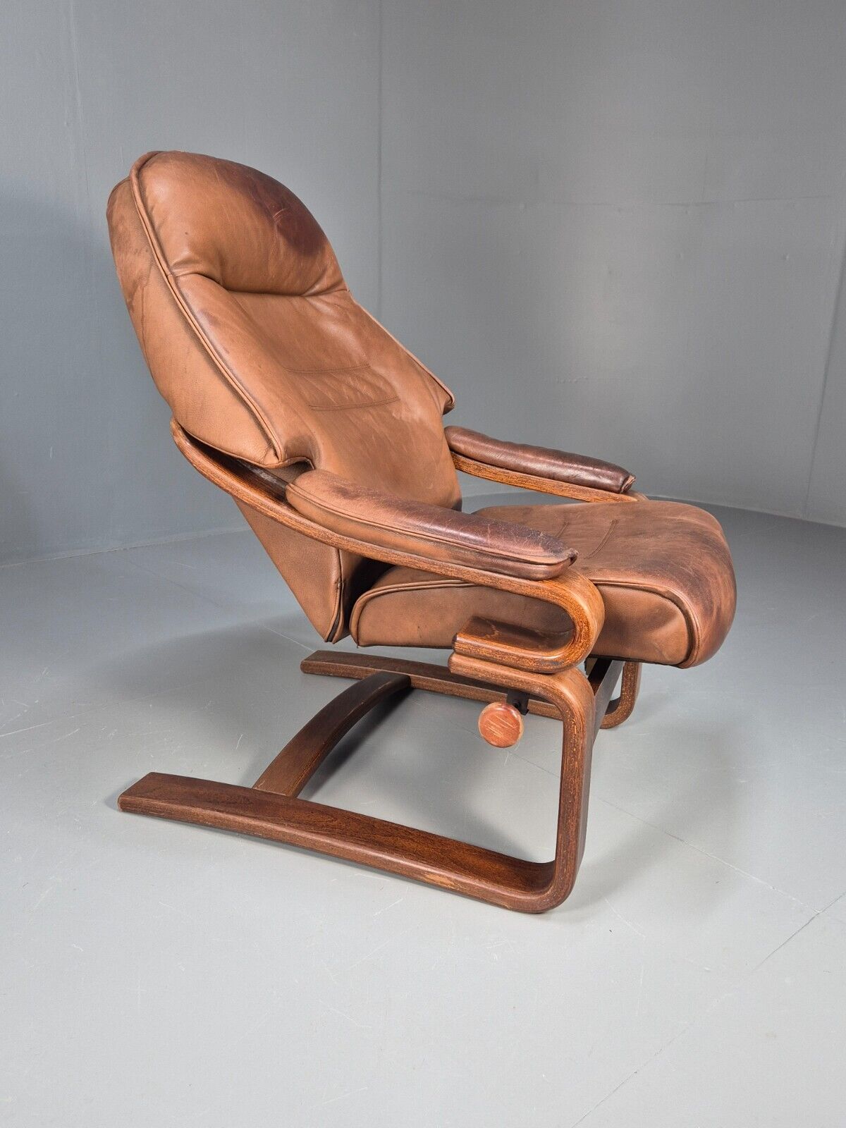 Vintage Danish Lounge Chair Brown Leather Bentwood Reclines Retro EB8783 MBEN - UKDK FURNITURE