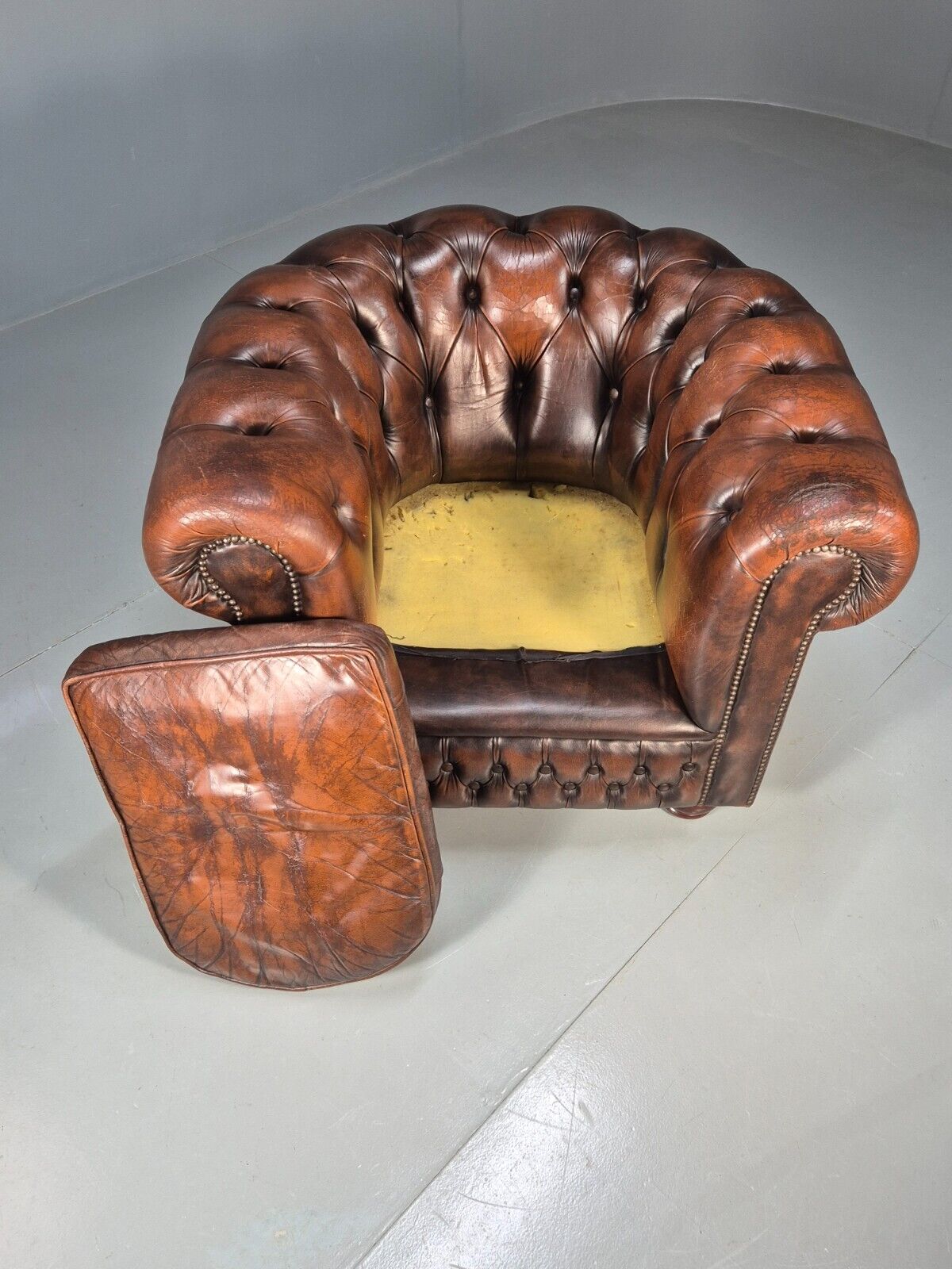 Vintage Chesterfield Club Chair Brown Deep Buttoned Leather EB8520 VLEA - UKDK FURNITURE