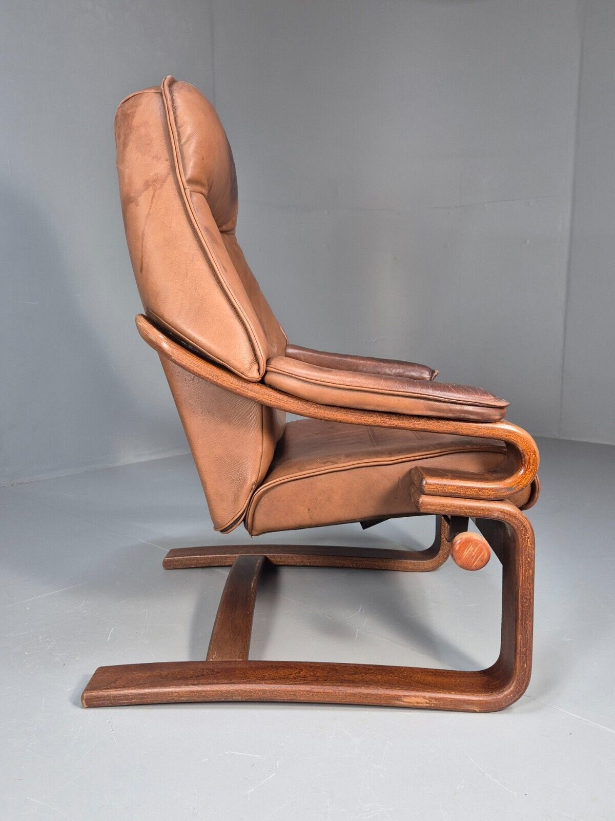 Vintage Danish Lounge Chair Brown Leather Bentwood Reclines Retro EB8783 MBEN - UKDK FURNITURE