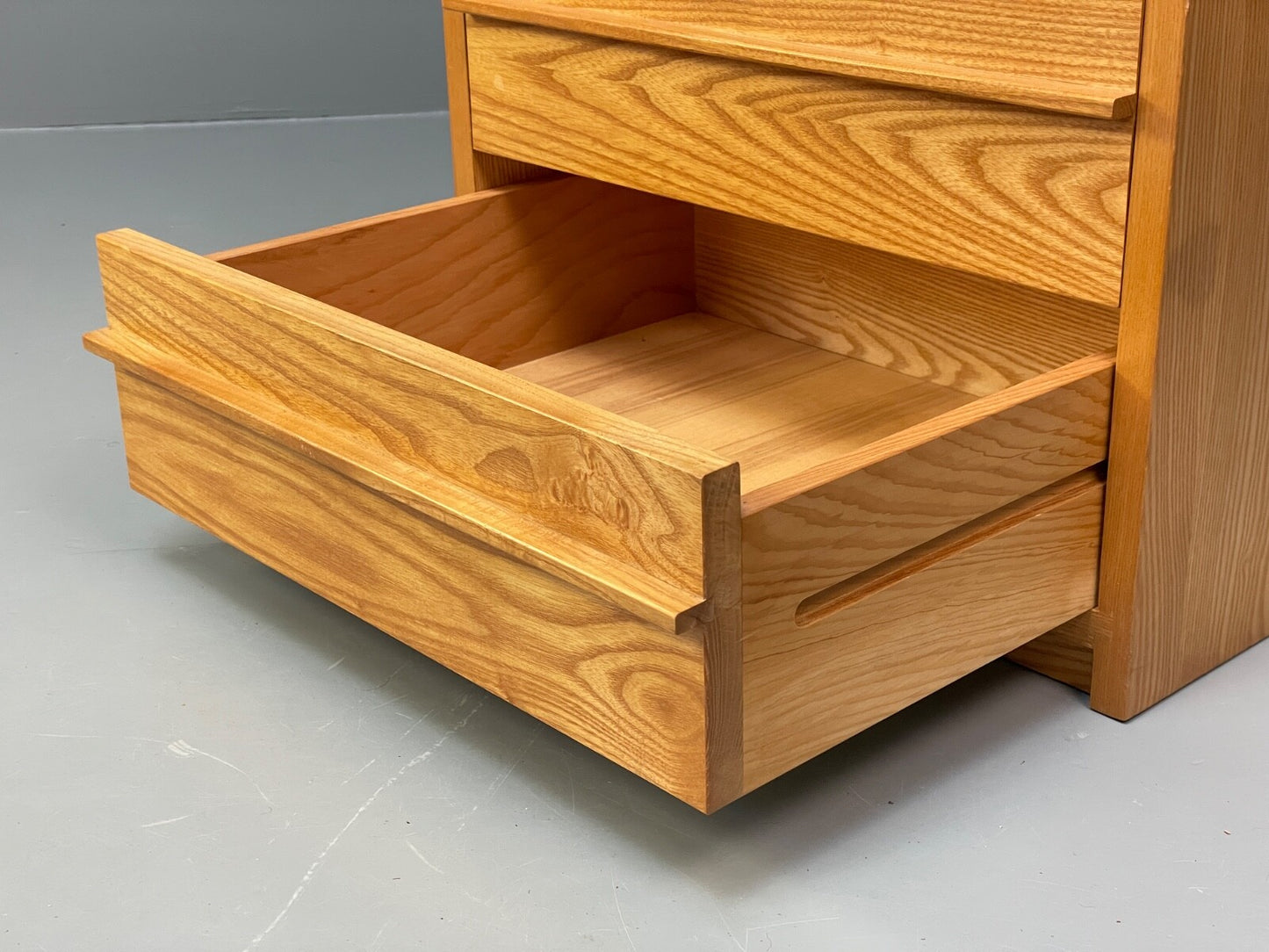 Solid Ash Chest Of Drawers With Mid Century Styled Handles EB9725 MWOO - UKDK FURNITURE