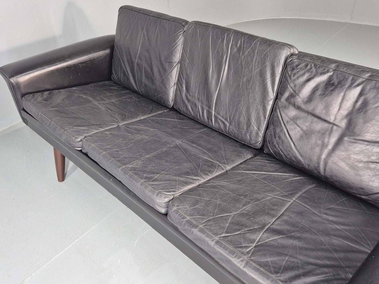1960s 3-seater sofa Danish Design Black Leather Mid Century Retro Teak EB10279