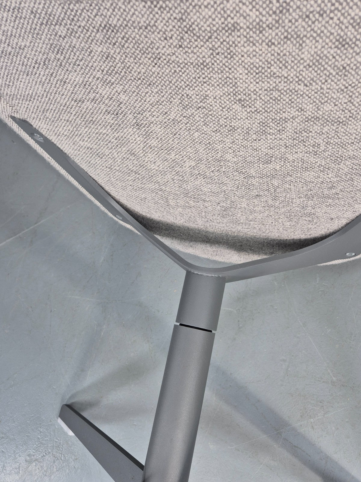 Vintage Swivel Tub Chair Hitch Mylius Modern Design Retro Cream EB12842