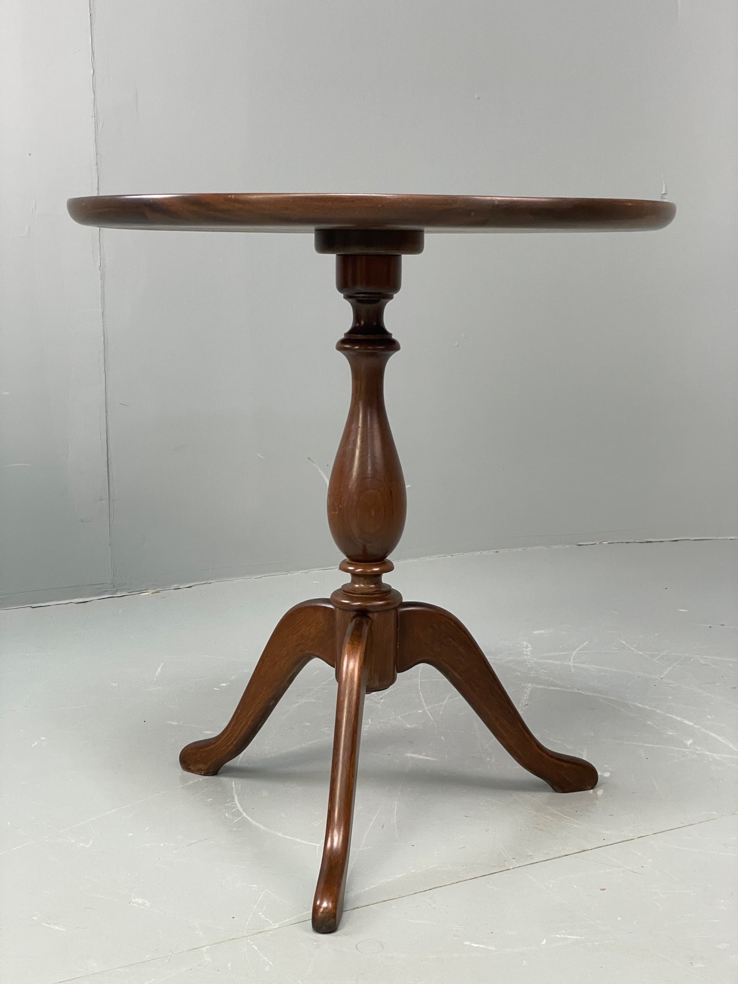Vintage Circular Side Table 1950s Danish Walnut Mahogany Coffee Table EB12276