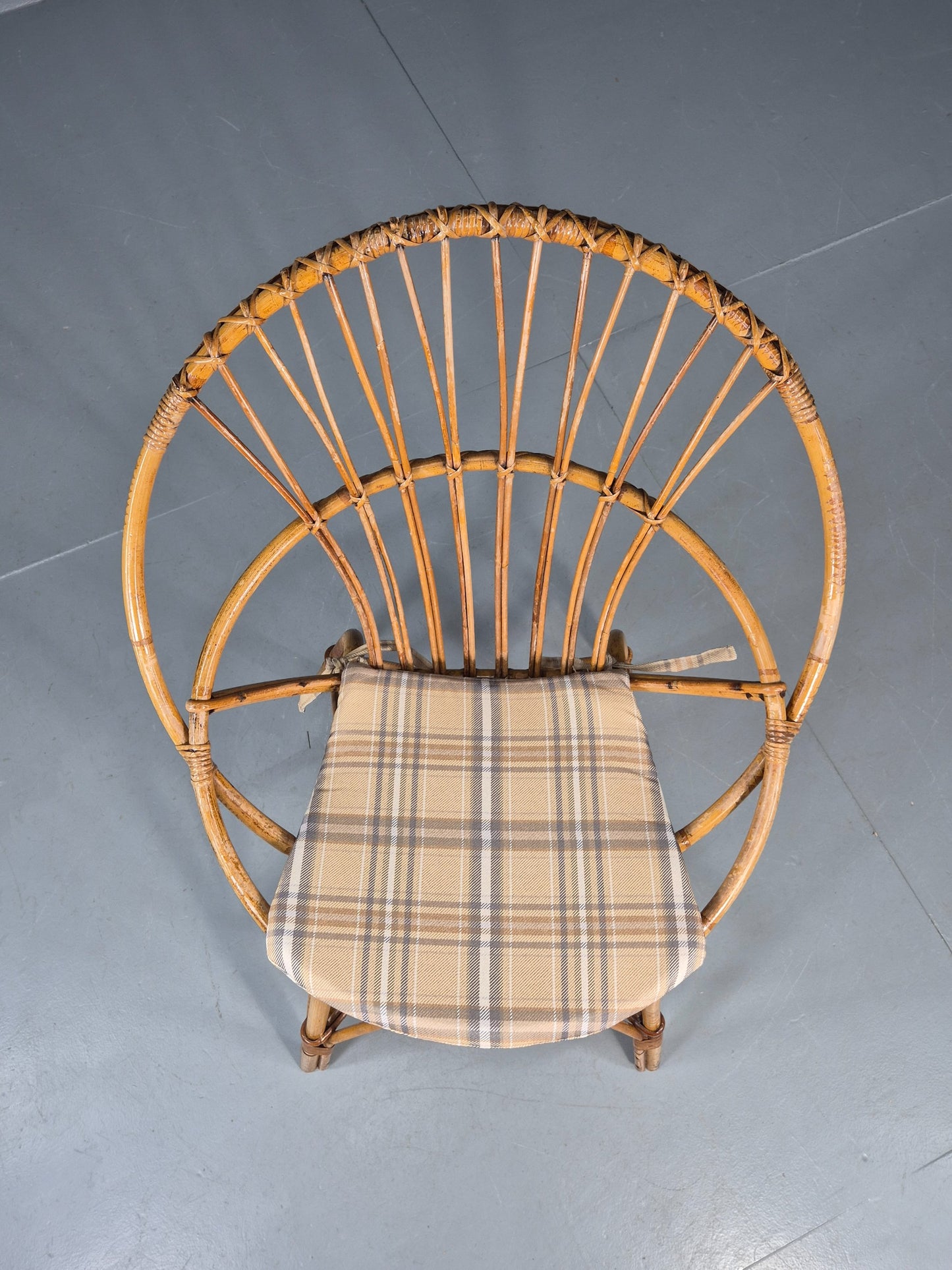 Vintage 1960s Cane Circle Tub Chair Tartan Cushion Retro EB10635