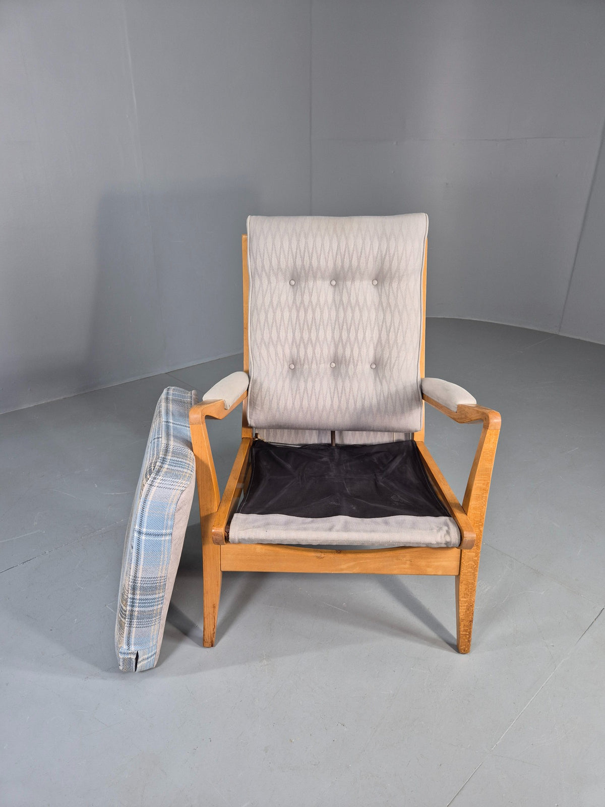 Vintage Cintique Lounge Chair Beech Frame Mid Century Retro Blue Fabric EB11947