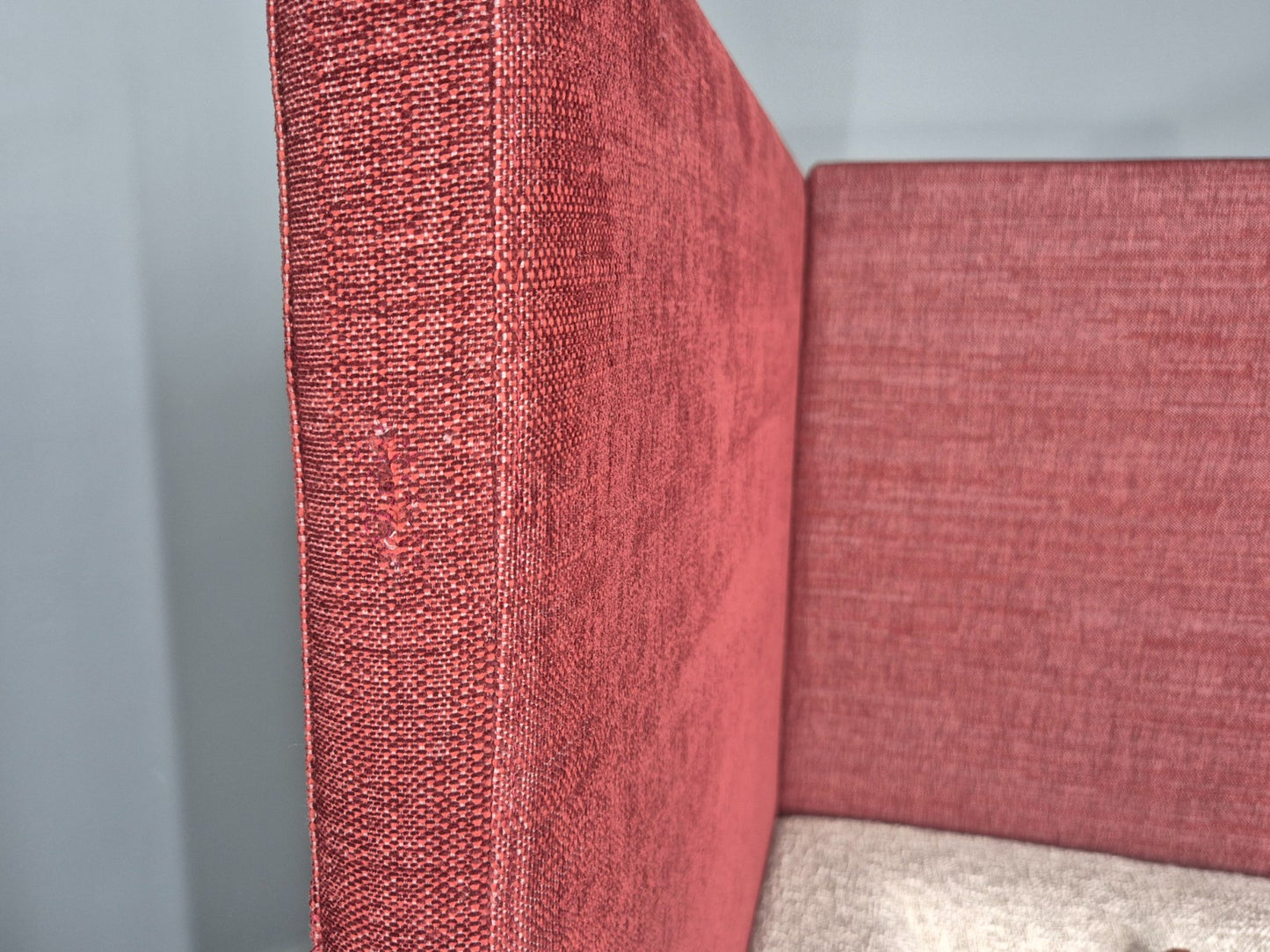 Vintage Moventi Booth sofa Red and Cream Quality Modern Design EB12576
