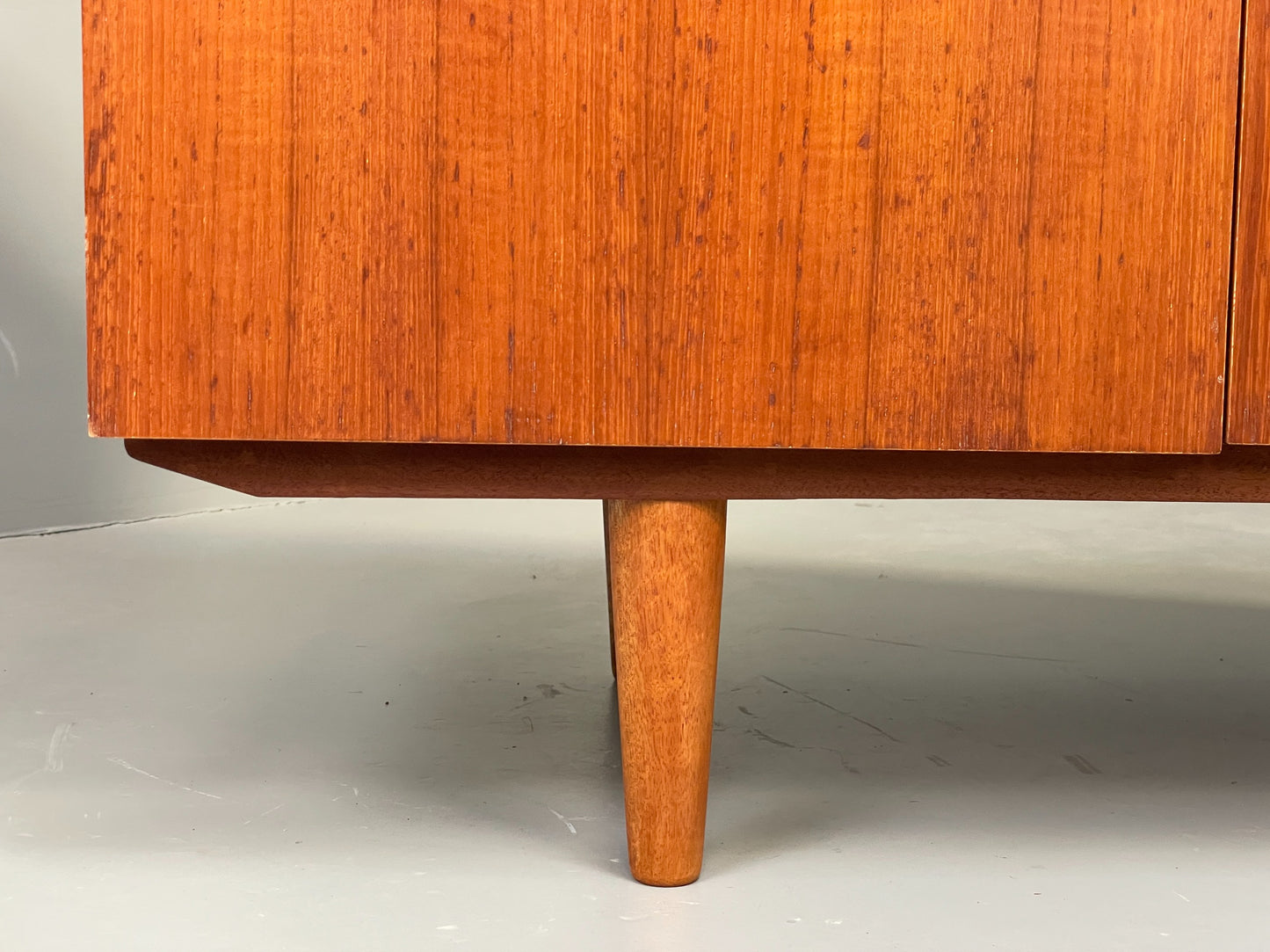 Vintage Teak Sideboard 1970s Retro Midcentury Shelving Chunky Handles EB12879