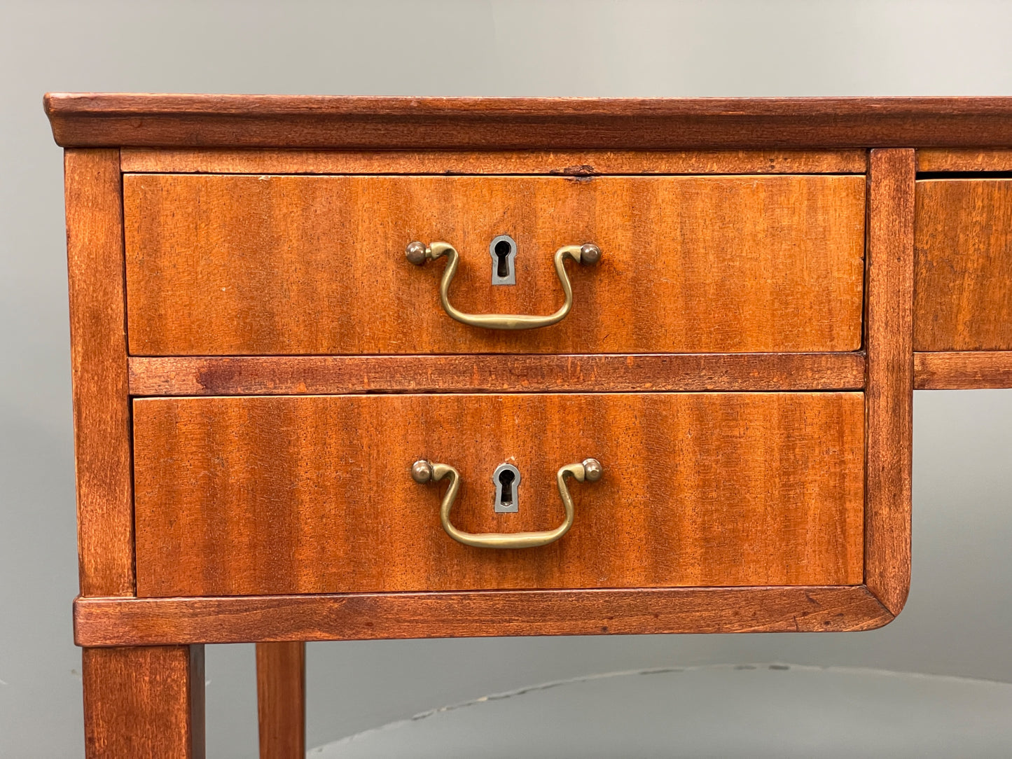 Vintage 1950s Mahogany Desk Mid Century Danish Drawers Brass EB10820