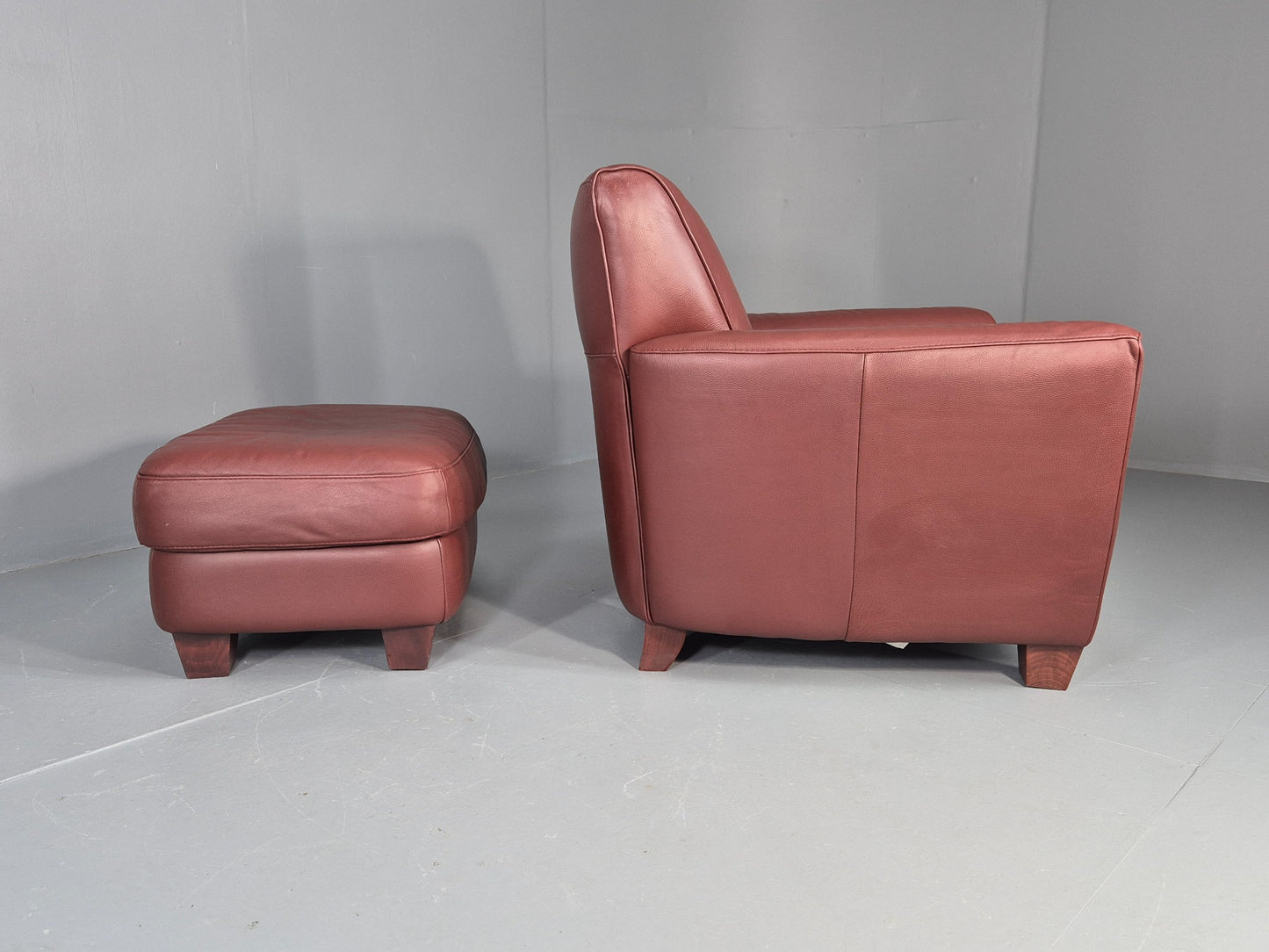 Vintage Natuzzi Chair and Footstool Leather Art Deco Club Style Modern EB12487