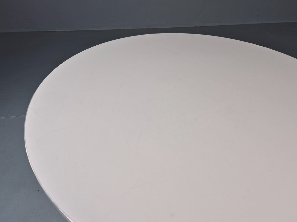 Vintage Fritz Hansen Circular Occasional Table Arne Jacobsen Design EB13003