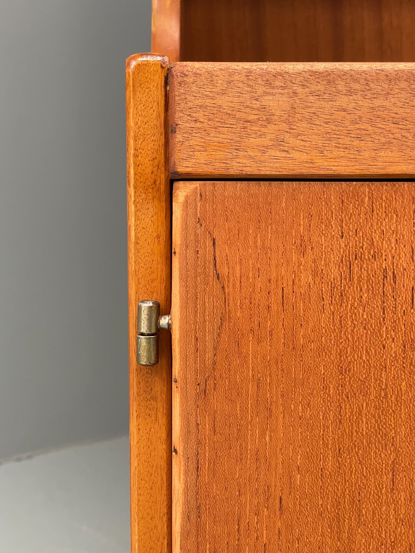 Vintage Teak Wall Unit Jentique 1970s Retro Shelving Glazed EB11971