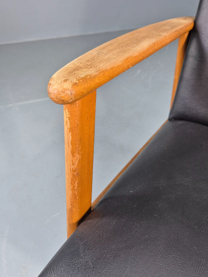 Vintage Teak Mid Century Lounge Chair 1960s Retro Black Vinyl  EB12690