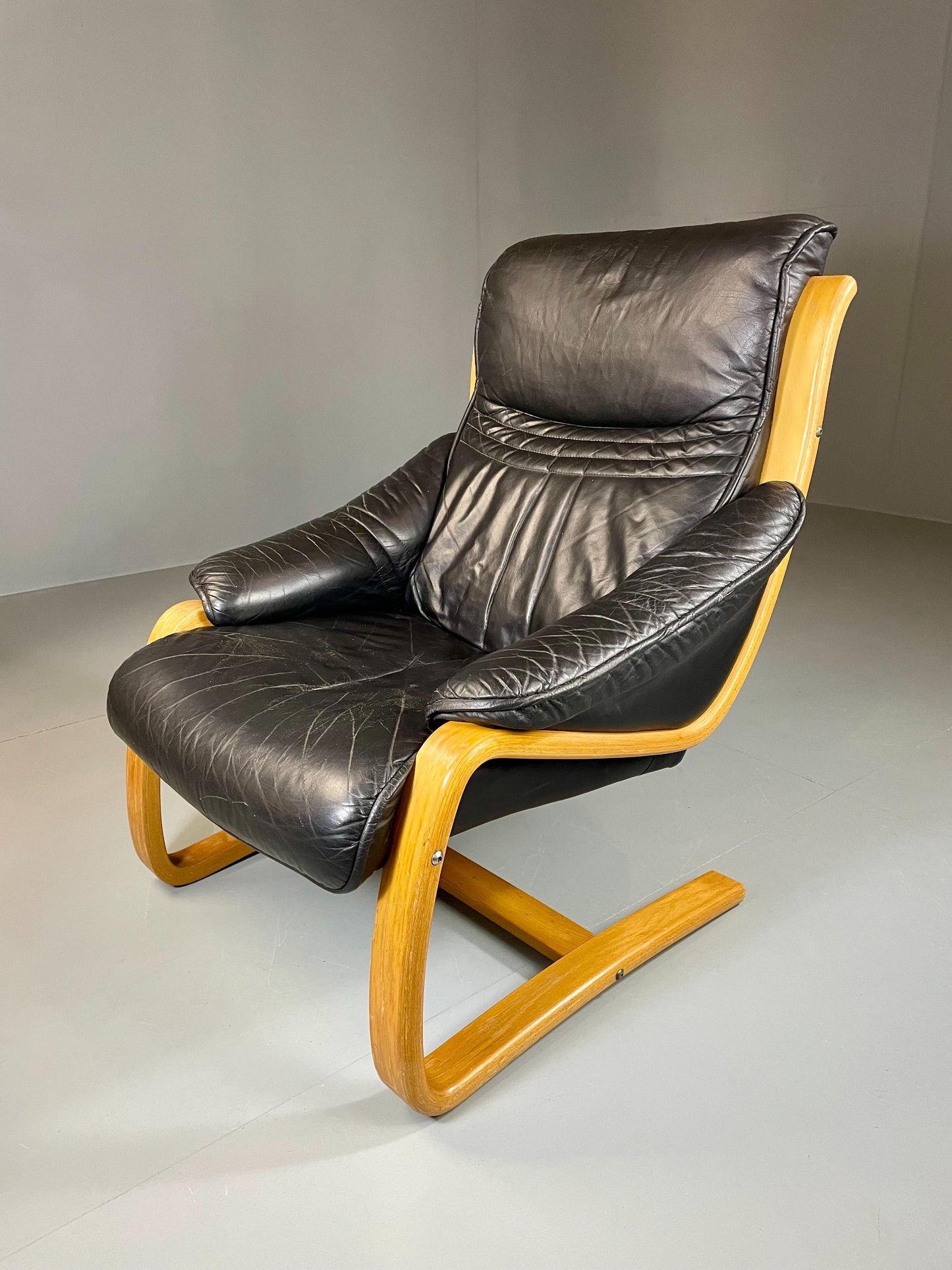 Vintage 70s Retro Lounge Chair Danish Black Leather Bentwood MCM EB06223