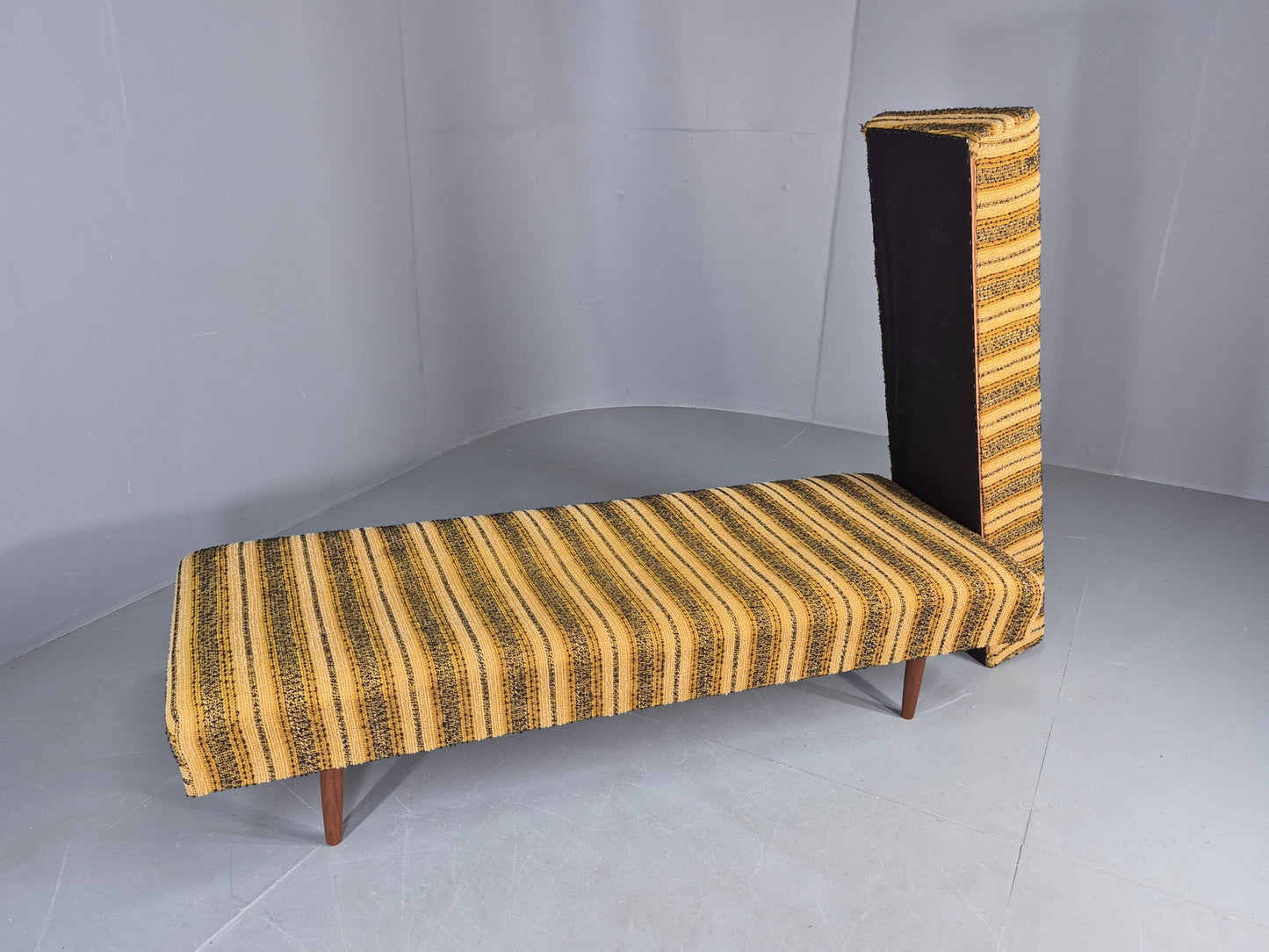 Vintage Danish Mid Century Day Bed 1960s Original Condition Retro  EB12387