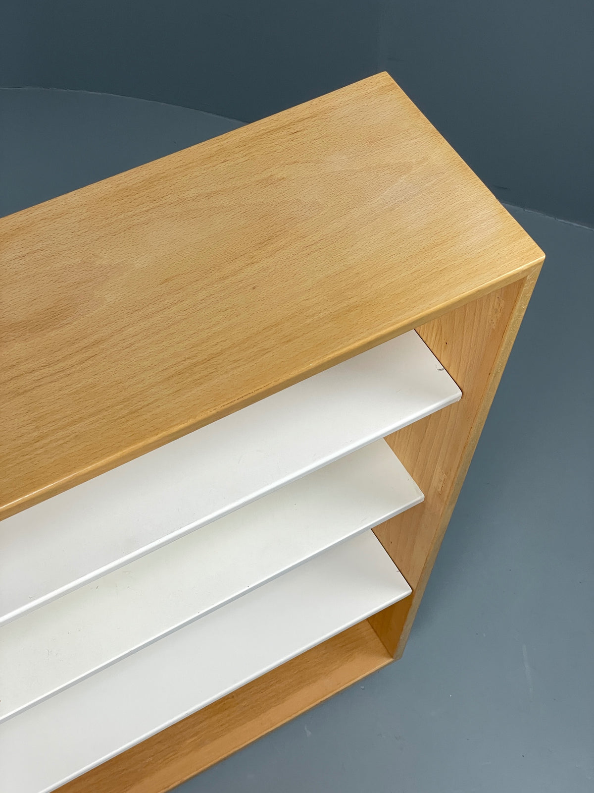 Vintage 1980s Beech Bookcase White Vinyl Base Adjustable Shelving Retro EB13170