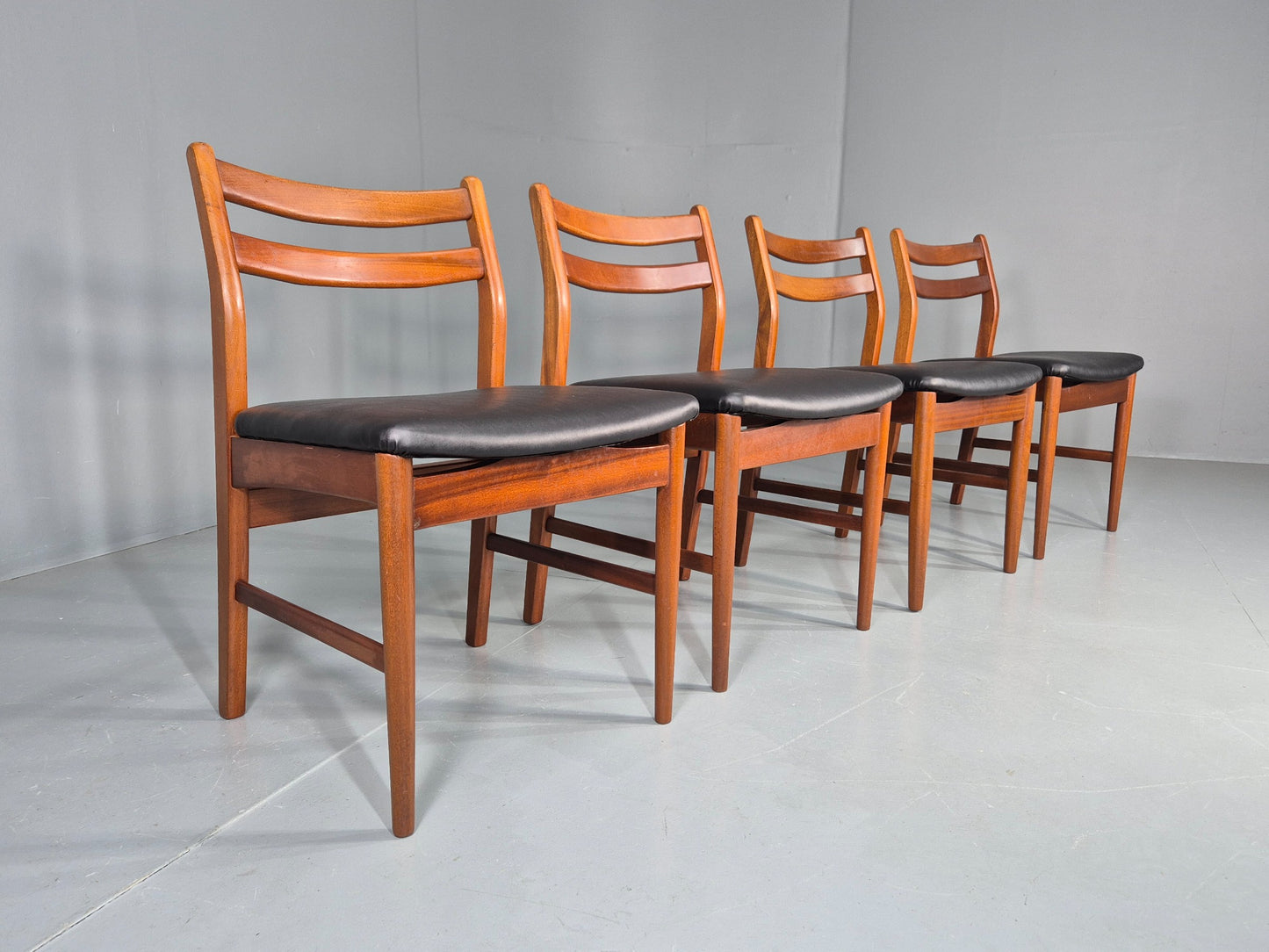 4 Vintage Jentique Dining Chairs Teak Frames Black Vinyl 60s RETRO MCM EB1195
