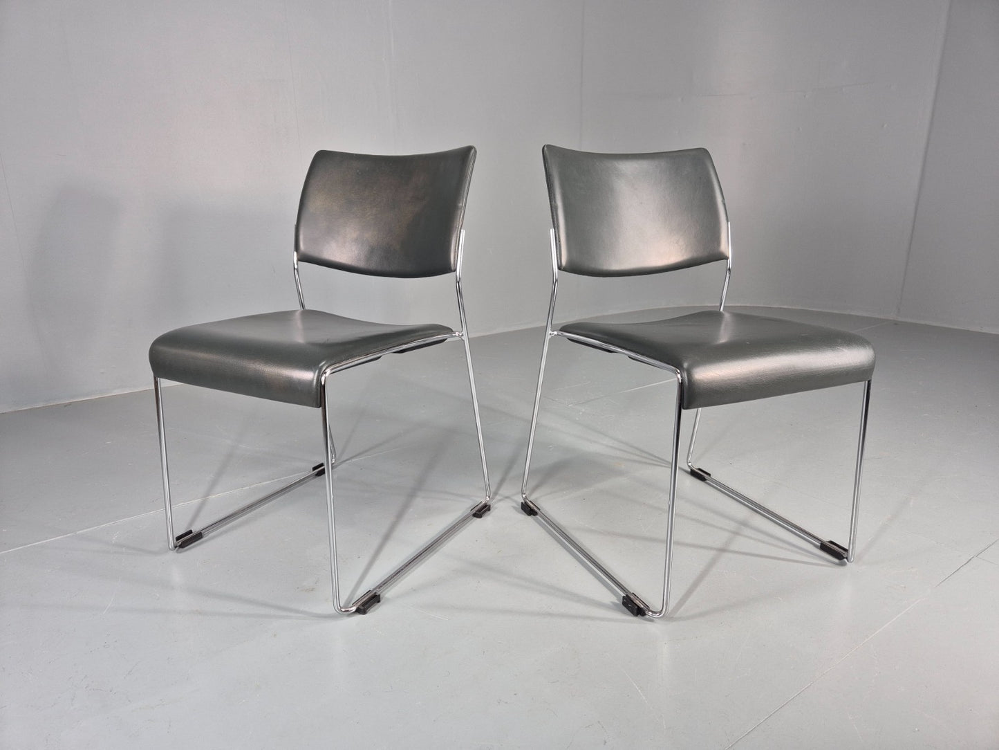 2 Stacking Chairs Modern Design Brunner Linos Leather Chrome EB11918 MSTA