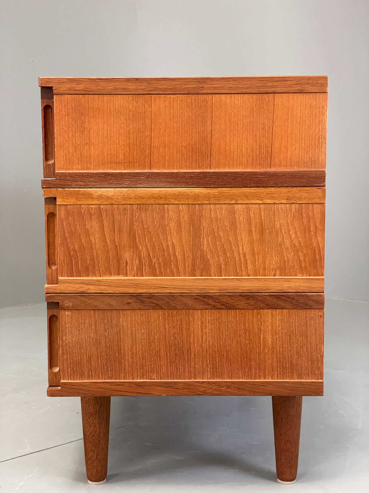 Vintage Chest of Drawers Teak Retro Mid Century White Interior EB13105