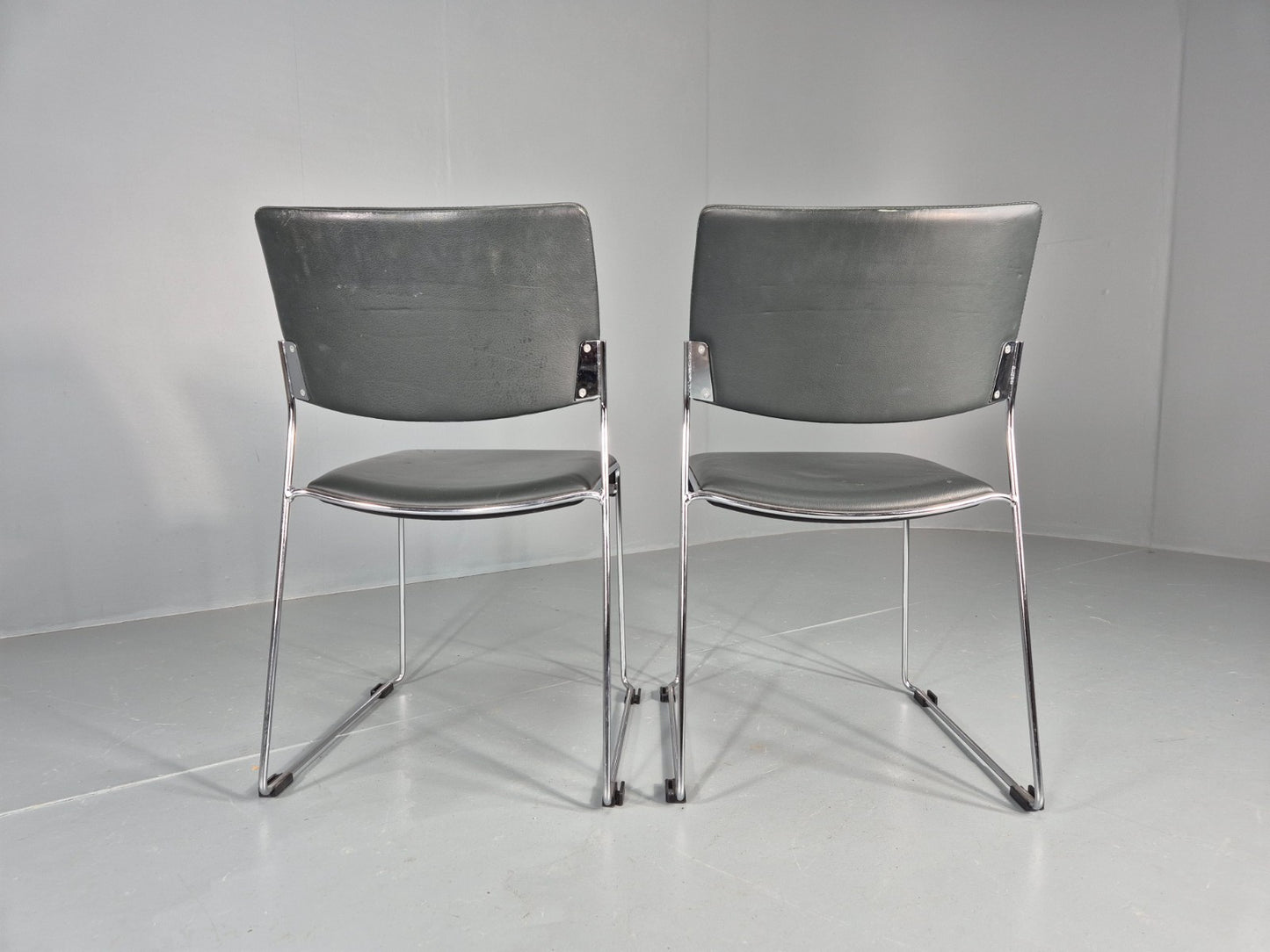 2 Stacking Chairs Modern Design Brunner Linos Leather Chrome EB11918 MSTA