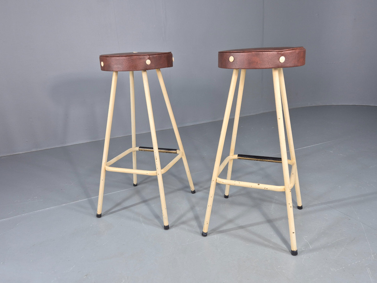 2 Vintage Bar Stools Cream metal frames with Vinyl Seats 1950s Retro EB12529