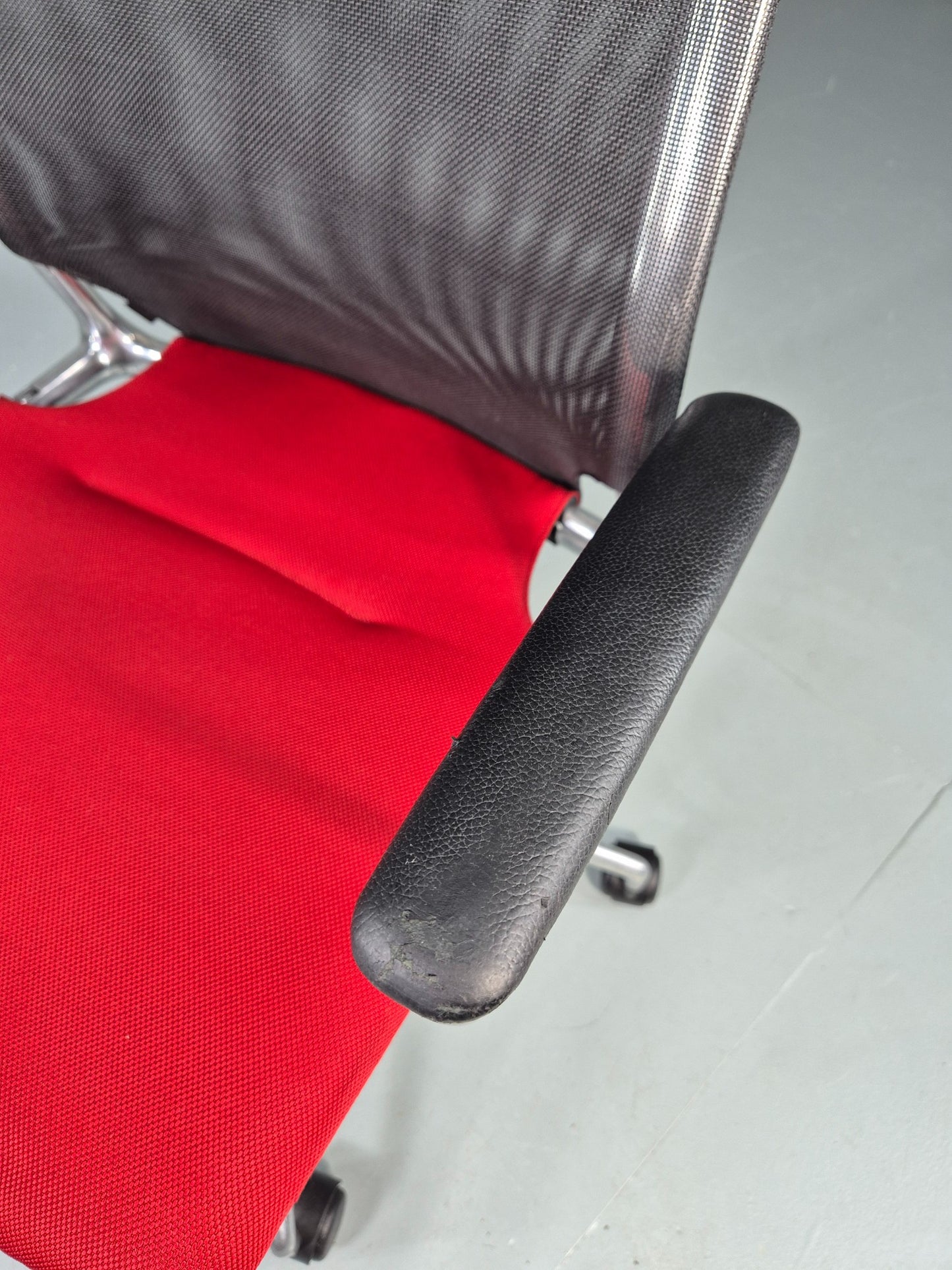 Vintage Vitra Media Office Chair Red and Black EB12245