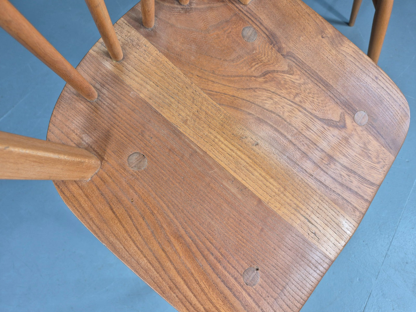 2 Ercol Windsor Chairs Elm and Beech 4 Stick Model 1960s Retro EB12269