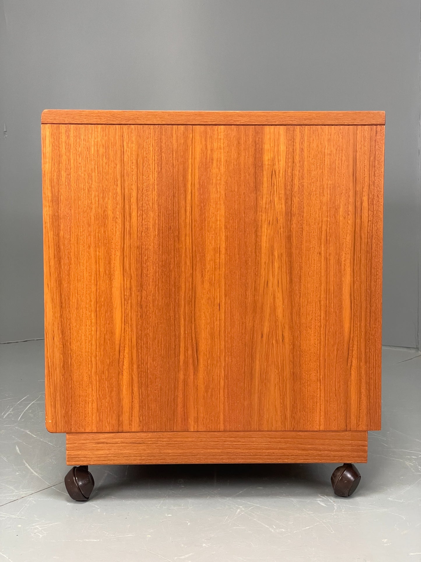 Vintage Teak Media Unit G Plan 1970s Sliding Shelf TV Unit EB12069