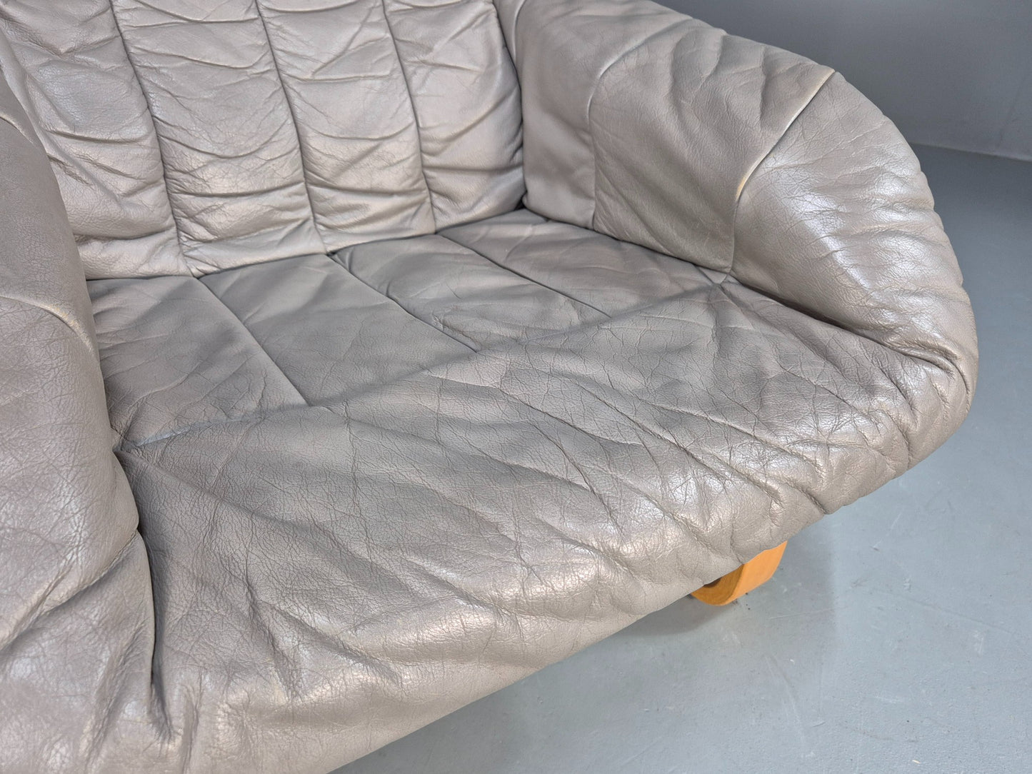 2 Vintage 1980s Leather Lounge Chairs Bentwood Frames Danish Retro MCM EB09253
