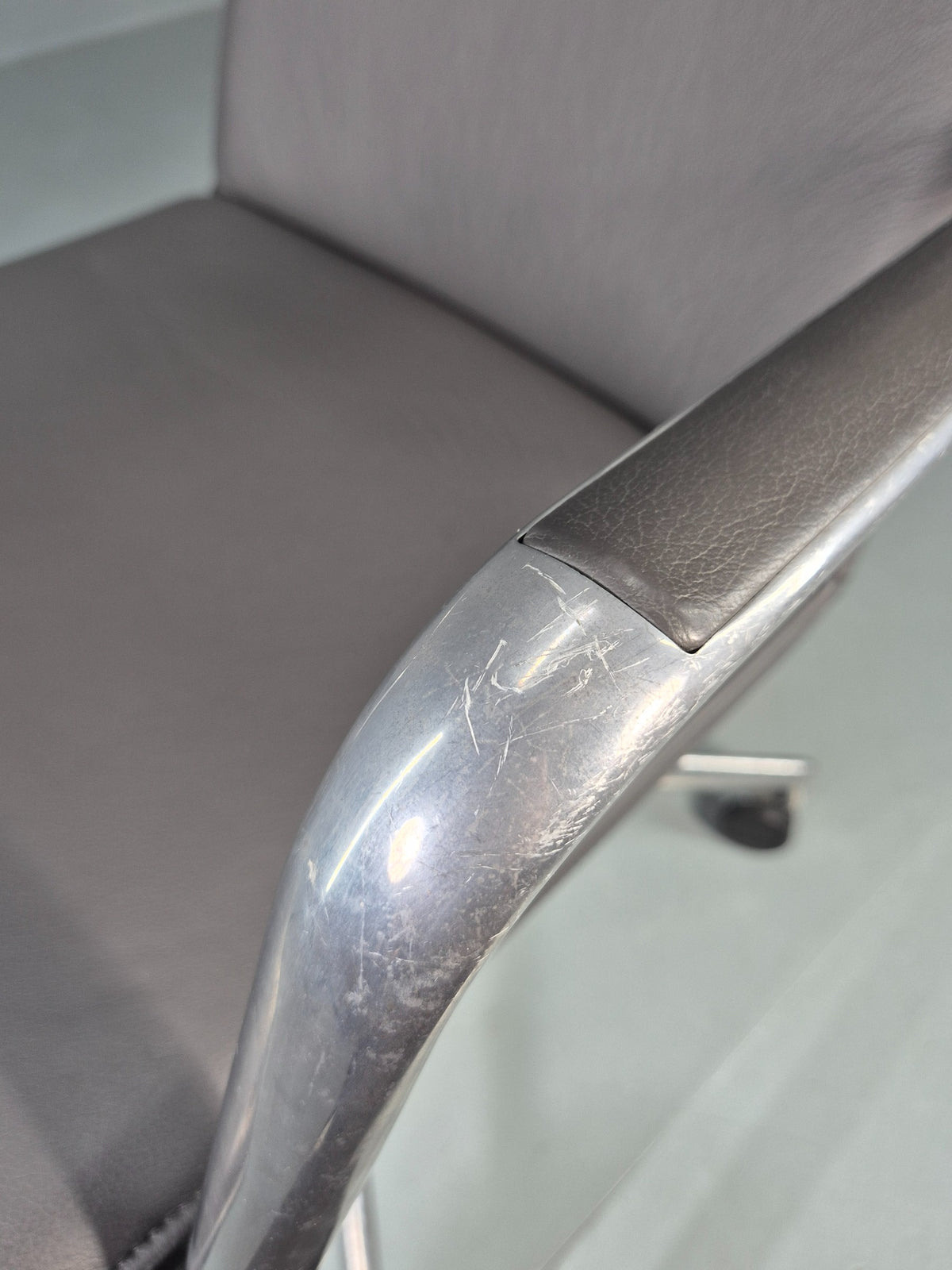Modern Design Brunner Finasoft Conference Chair Grey Leather EB12997
