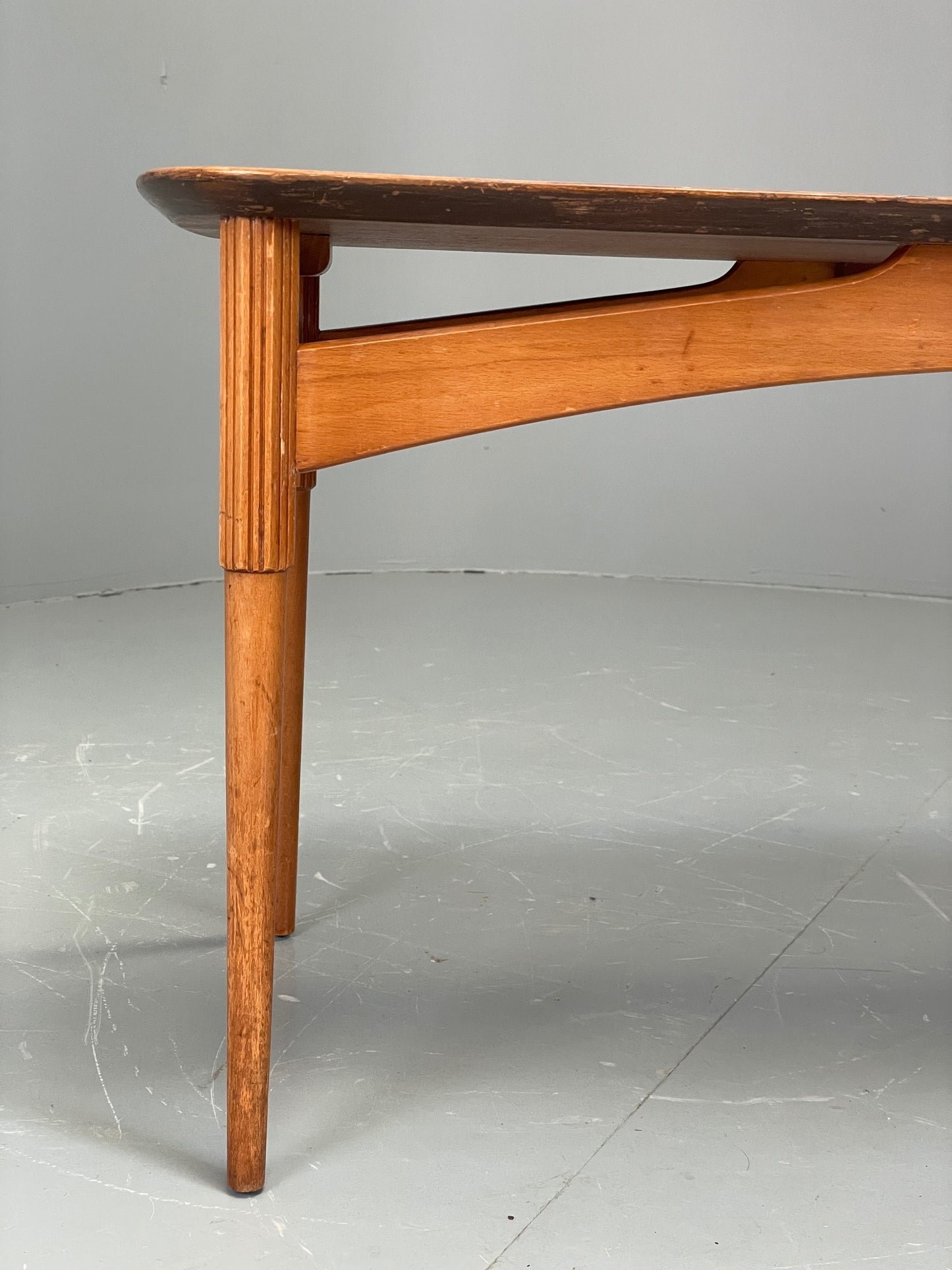 Vintage 1940s Coffee Table Swedish Flamed Mahogany Carved Legs EB11965