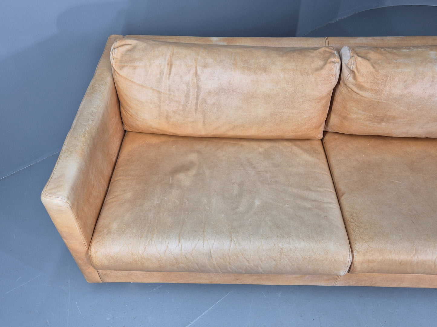 Vintage 2.5 Seater Sofa Danish Style Modern Design Tan Leather EB12482