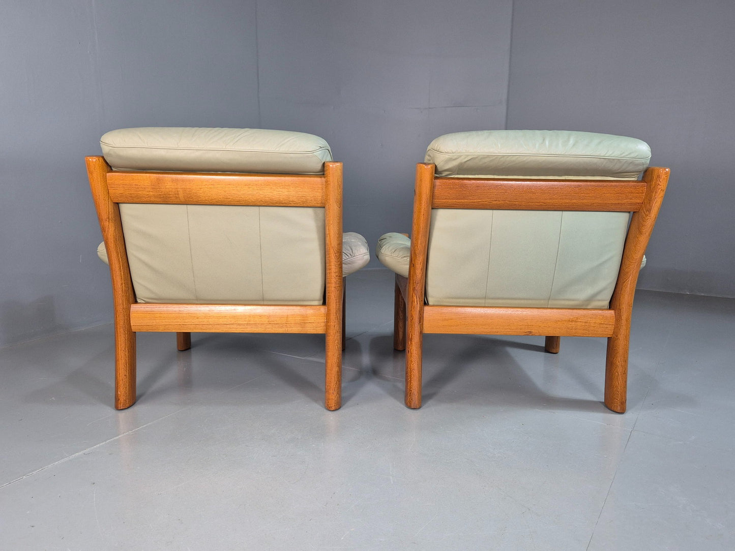 2 Vintage Ekornes Montana Lounge Chairs Teak Frames 1980s Retro MCM EB07995